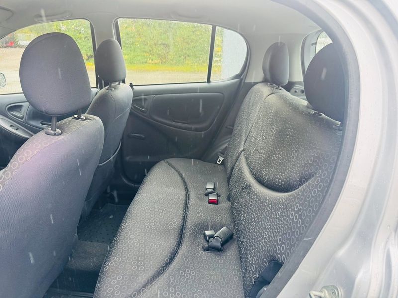 Toyota Yaris bild 7