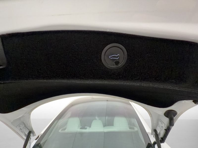Tesla Model 3 bild 29