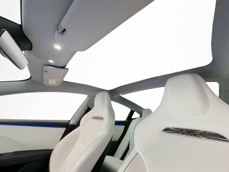 Tesla Model 3 bild 12
