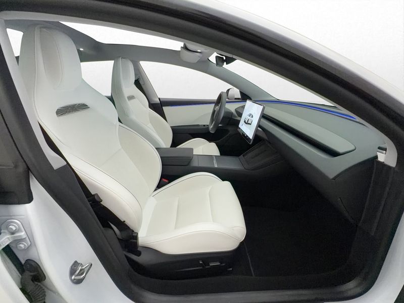 Tesla Model 3 bild 25