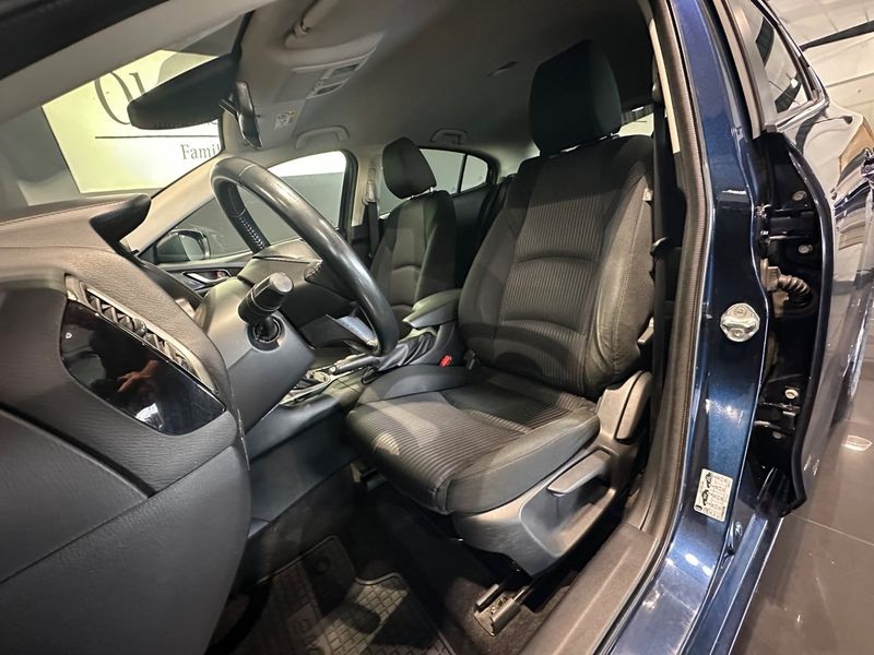 Mazda 3 bild 8