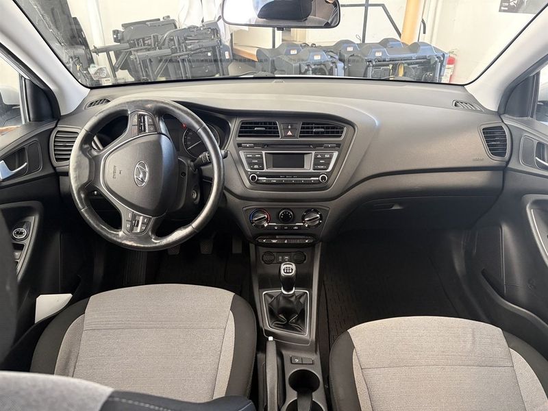 Hyundai i20 bild 9