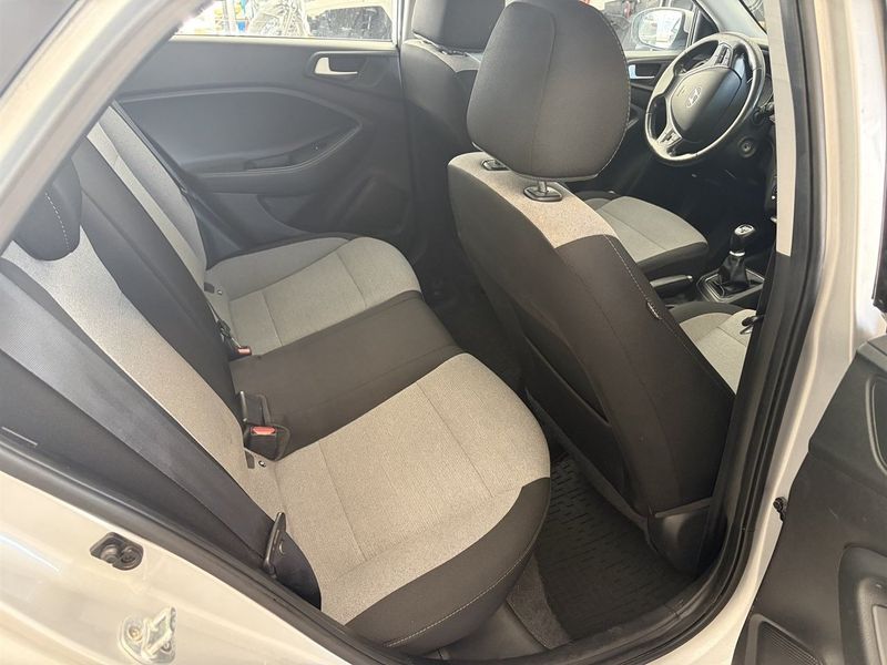 Hyundai i20 bild 7