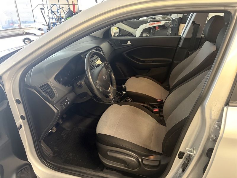 Hyundai i20 bild 5