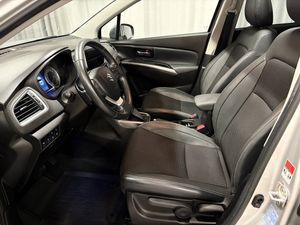 Suzuki S-CROSS bild 7