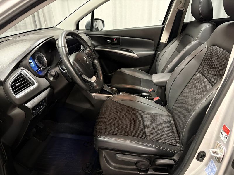 Suzuki S-CROSS bild 7