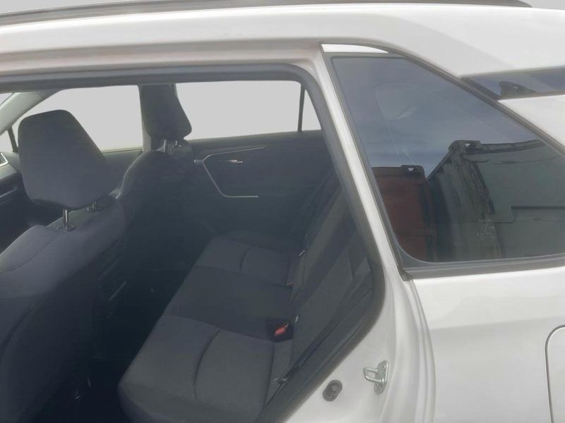 Toyota RAV4 bild 8
