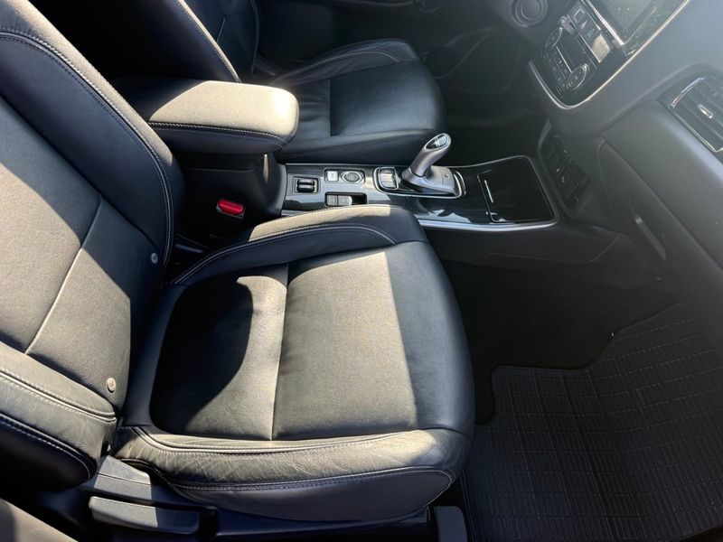 Mitsubishi Outlander bild 15