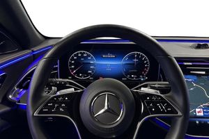 Mercedes E300 bild 6