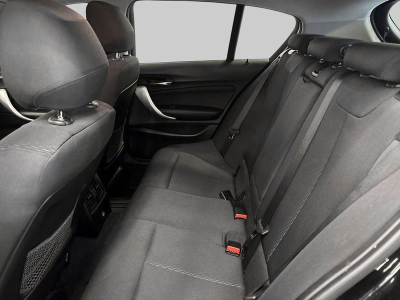 BMW 118 bild 8