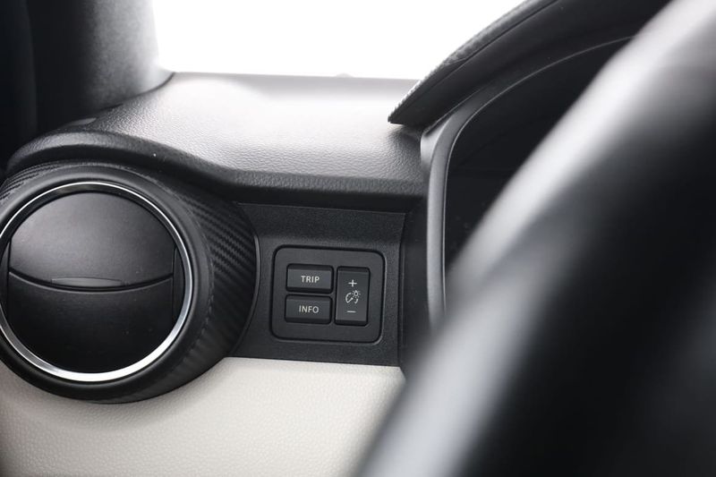 Suzuki Ignis bild 33