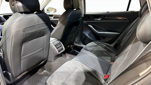 Volkswagen Passat bild 11