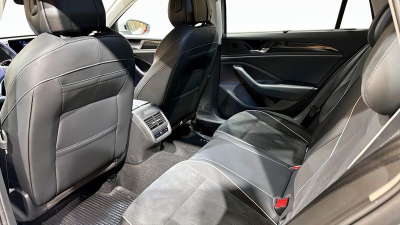 Volkswagen Passat bild 11