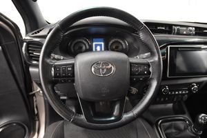 Toyota Hilux bild 2
