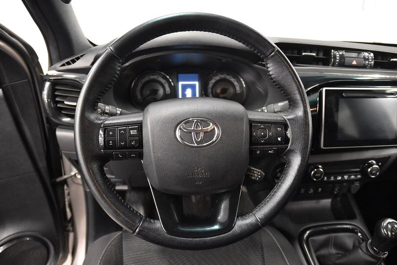 Toyota Hilux bild 2