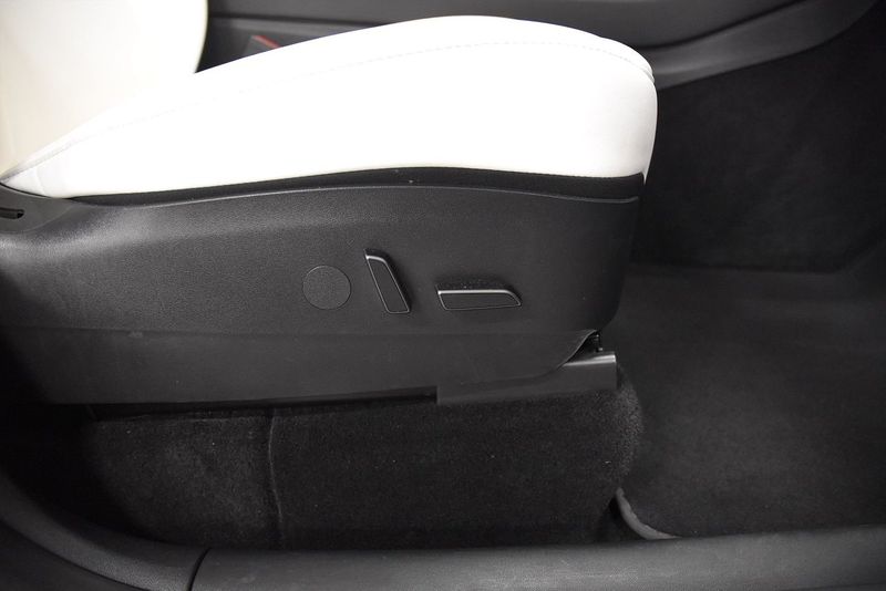 Tesla Model Y bild 15