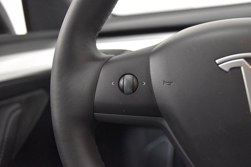 Tesla Model Y bild 10