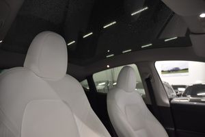 Tesla Model Y bild 14