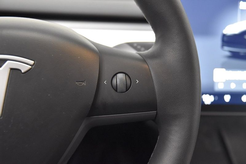 Tesla Model Y bild 11