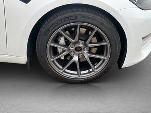 Tesla Model 3 bild 32