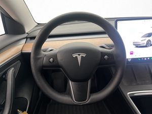 Tesla Model 3 bild 14