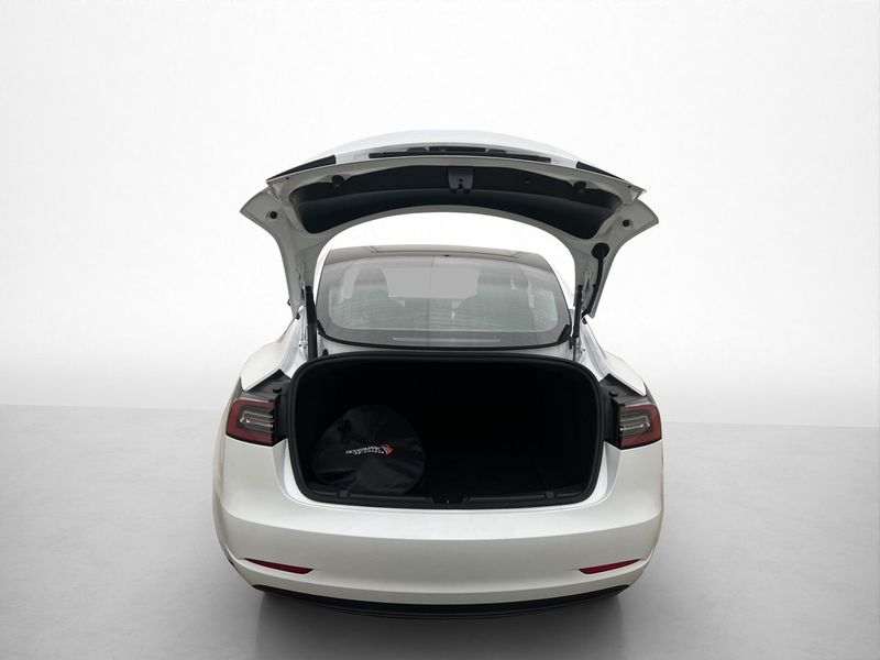 Tesla Model 3 bild 9
