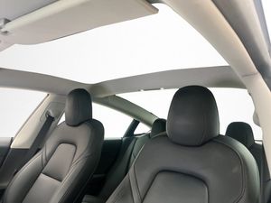 Tesla Model 3 bild 17