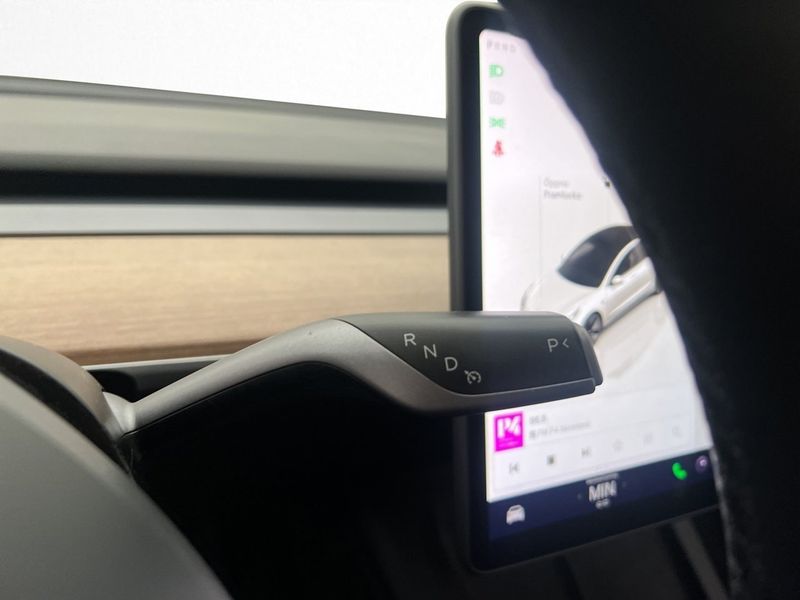 Tesla Model 3 bild 28