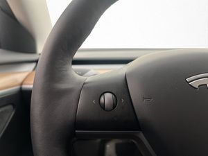 Tesla Model 3 bild 18