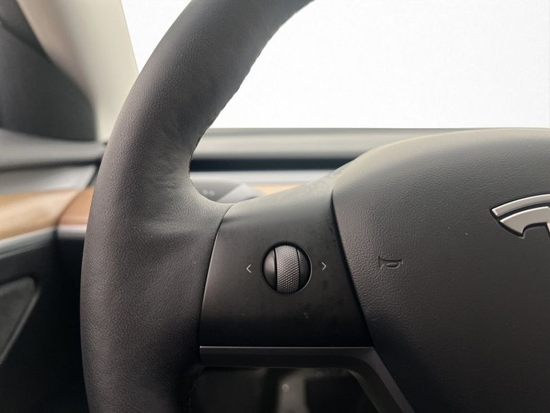 Tesla Model 3 bild 18