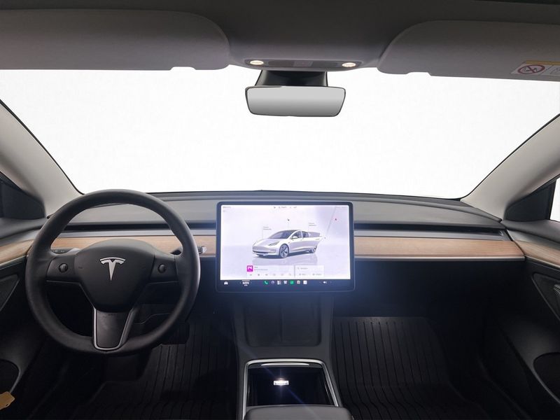 Tesla Model 3 bild 13