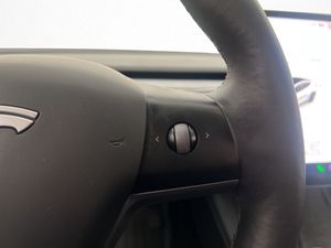 Tesla Model 3 bild 19