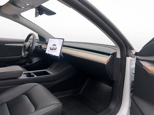 Tesla Model 3 bild 11