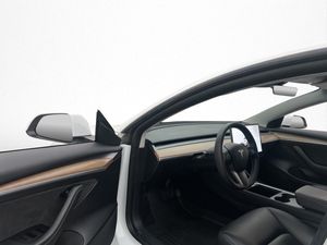 Tesla Model 3 bild 15