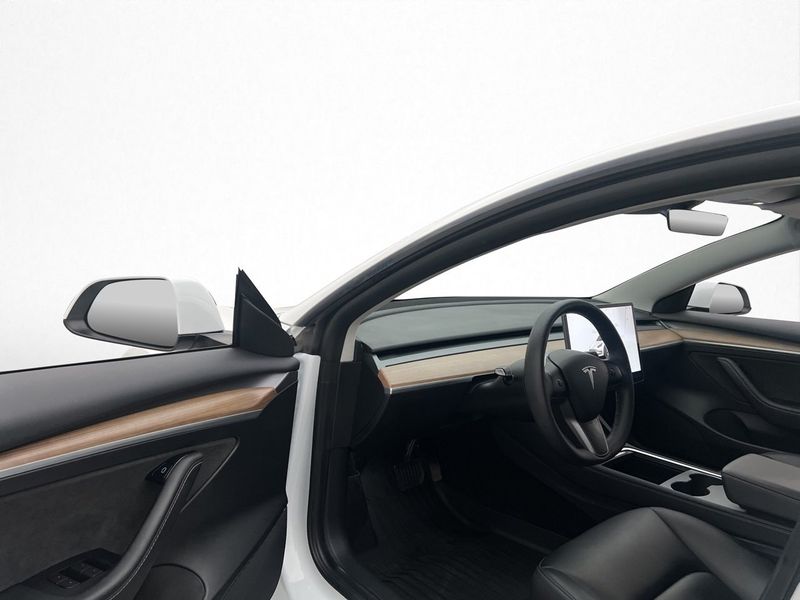 Tesla Model 3 bild 15