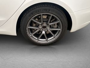 Tesla Model 3 bild 30