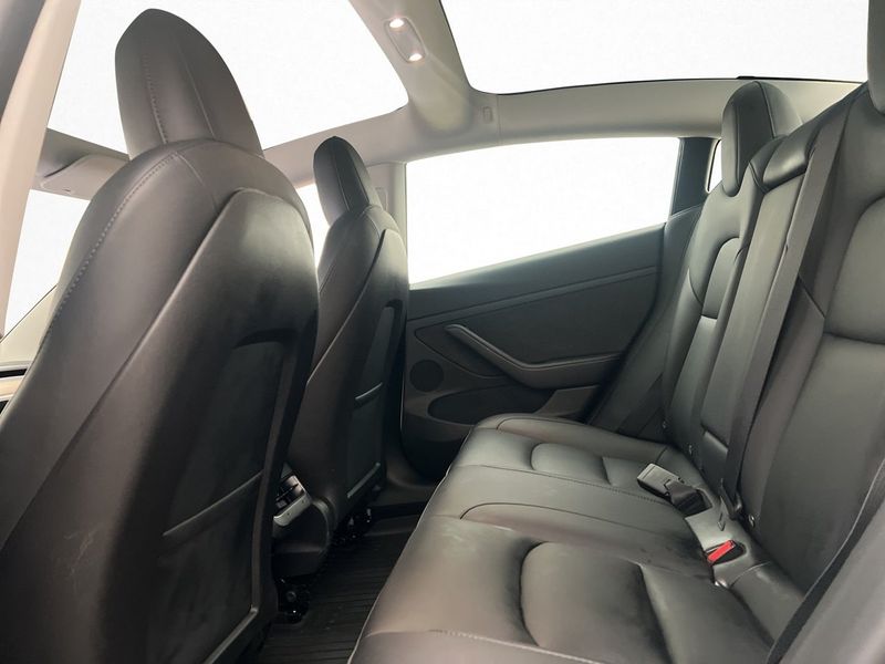 Tesla Model 3 bild 12