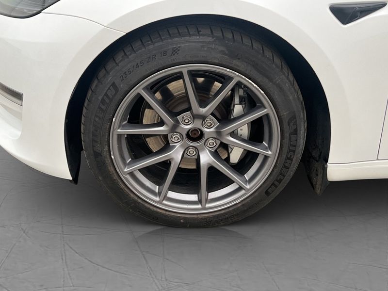 Tesla Model 3 bild 29