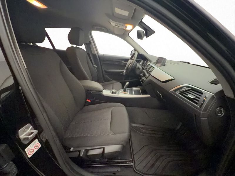 BMW 118 bild 24