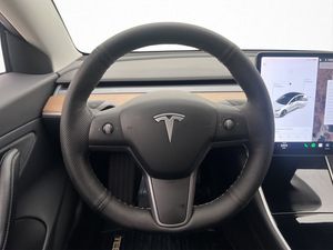 Tesla Model 3 bild 15