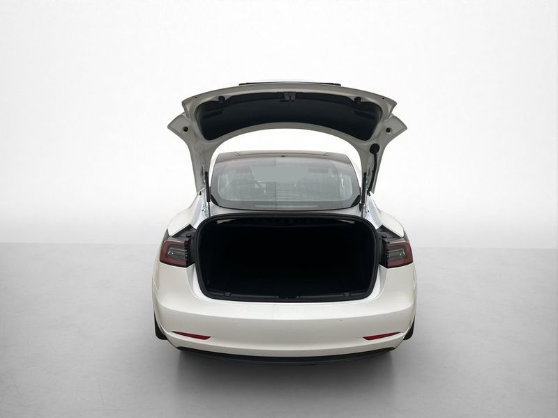 Tesla Model 3 bild 30