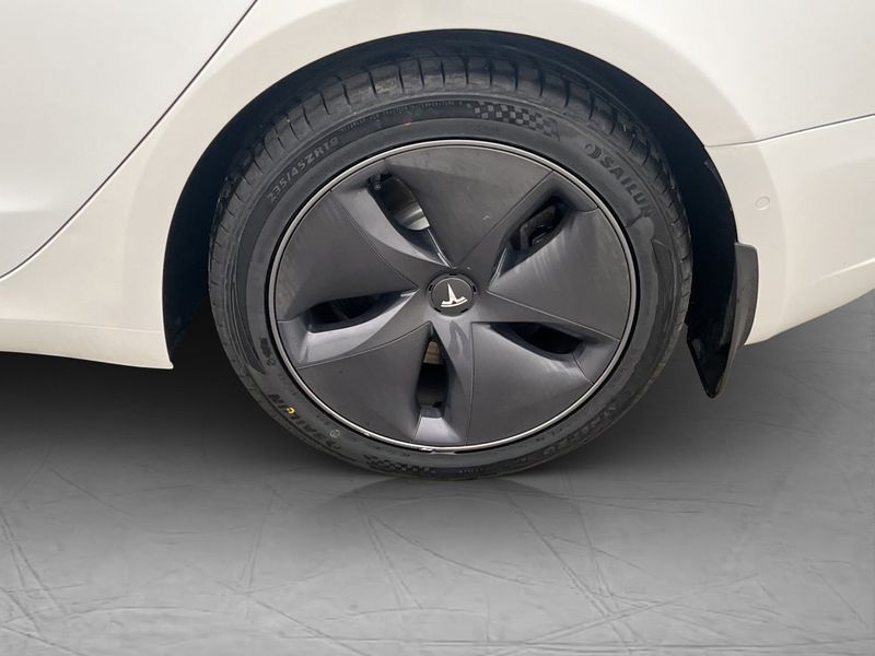 Tesla Model 3 bild 32