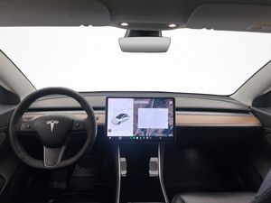 Tesla Model 3 bild 14