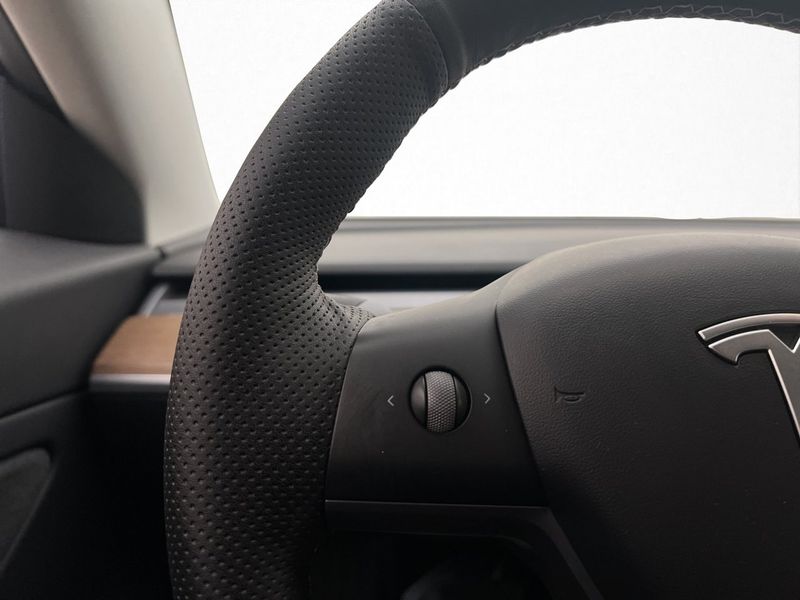 Tesla Model 3 bild 16
