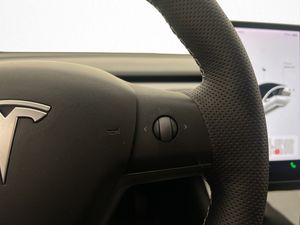 Tesla Model 3 bild 17