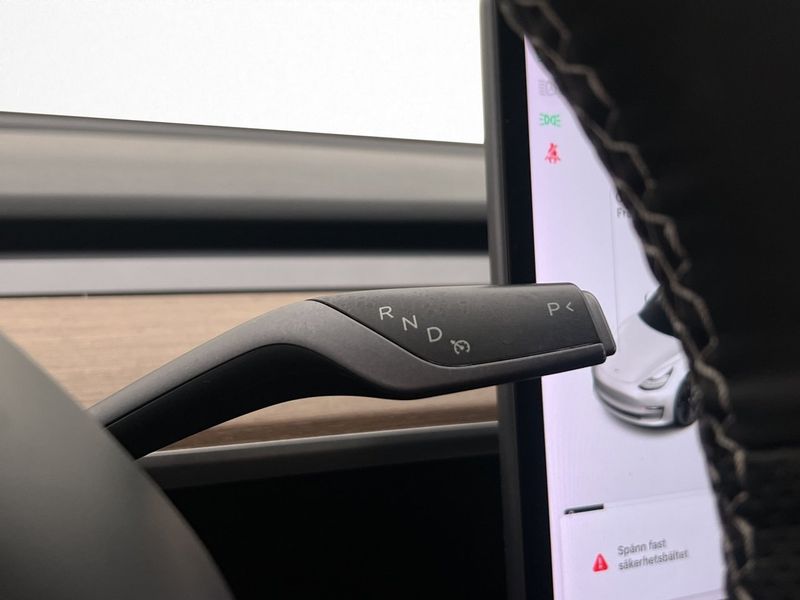 Tesla Model 3 bild 18