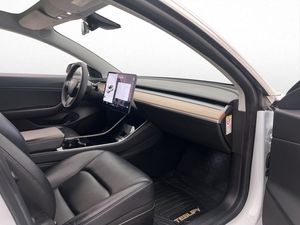 Tesla Model 3 bild 27