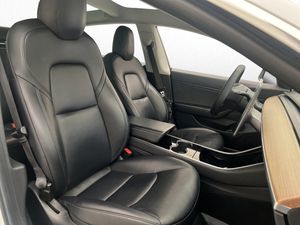 Tesla Model 3 bild 28