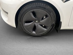 Tesla Model 3 bild 31