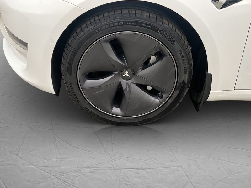 Tesla Model 3 bild 31